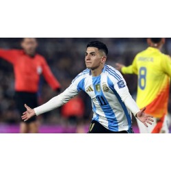 Atlético de Madridin uusi nuori argentiinalainen pelaaja Thiago Almada liittyy joukkueeseen